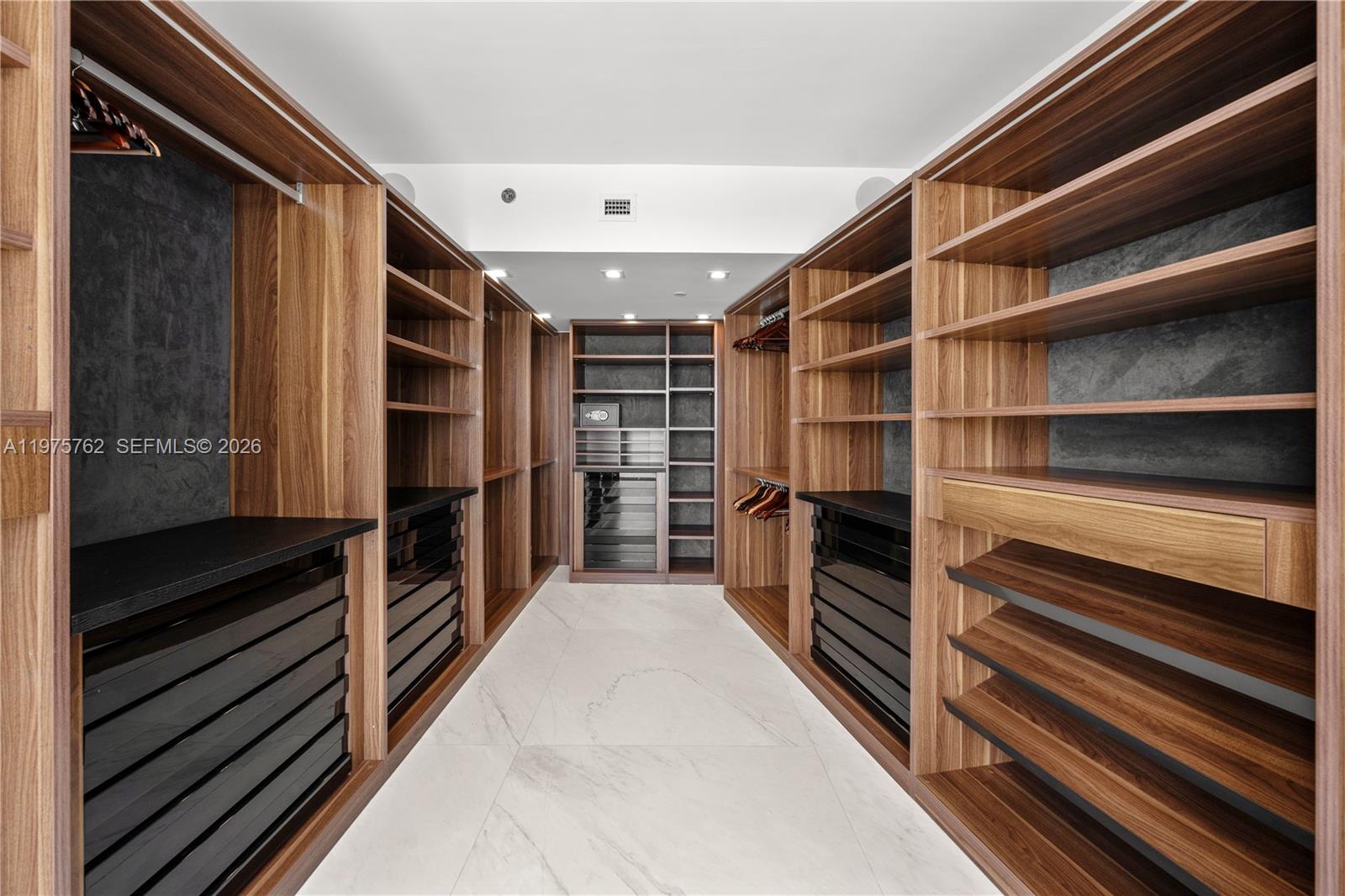 450 Alton Rd #901-902 Miami Beach, FL 33139