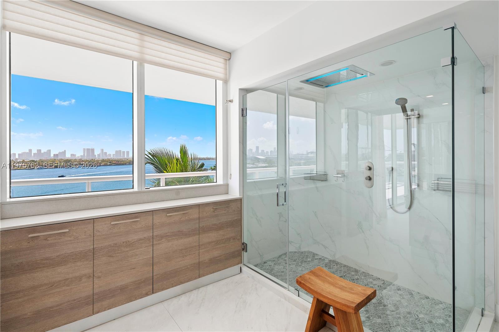 450 Alton Rd #901-902 Miami Beach, FL 33139