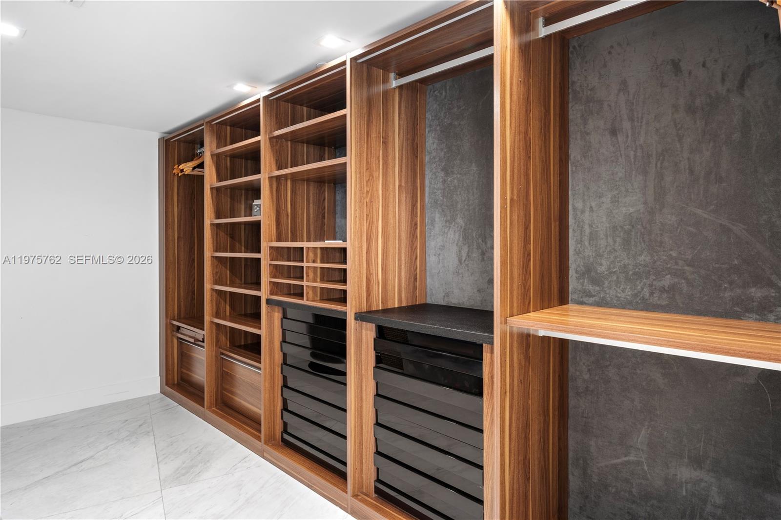 450 Alton Rd #901-902 Miami Beach, FL 33139