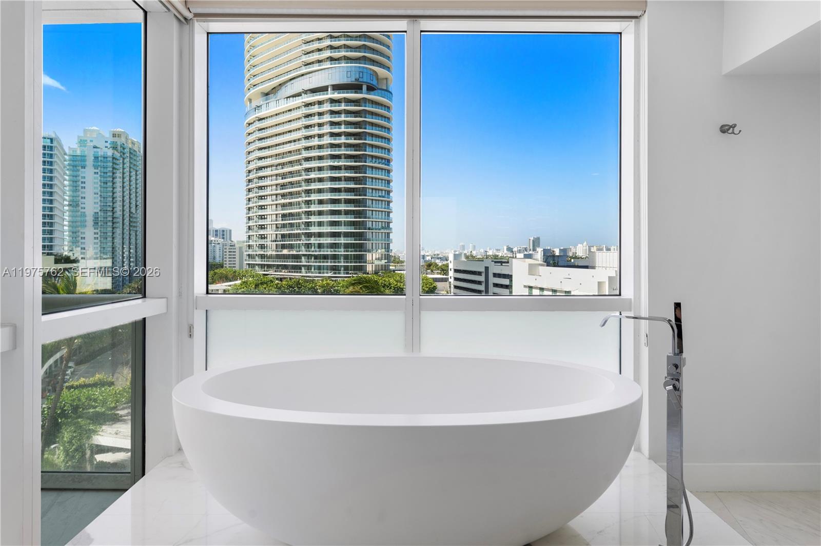 450 Alton Rd #901-902 Miami Beach, FL 33139