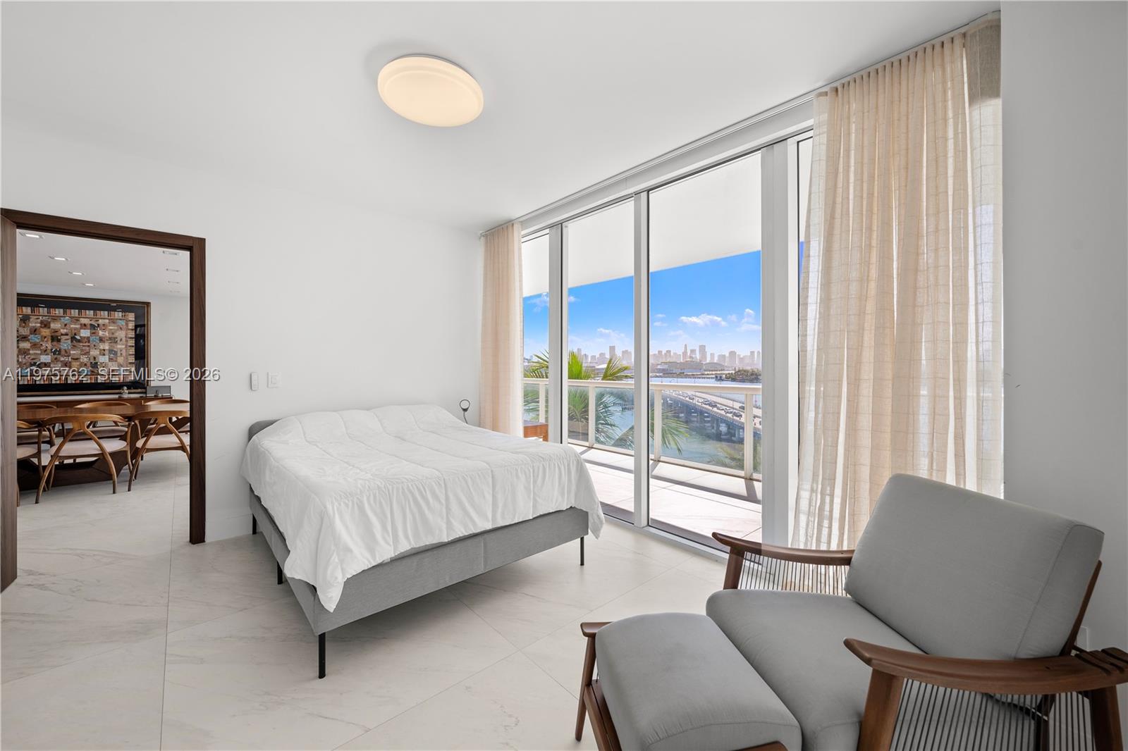 450 Alton Rd #901-902 Miami Beach, FL 33139