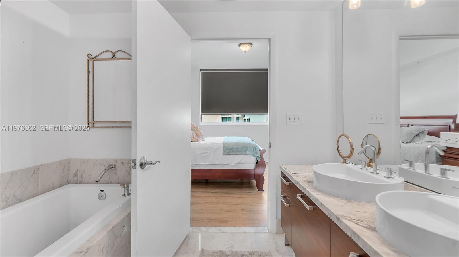 253 NE 2nd St #2902 Miami, FL 33132