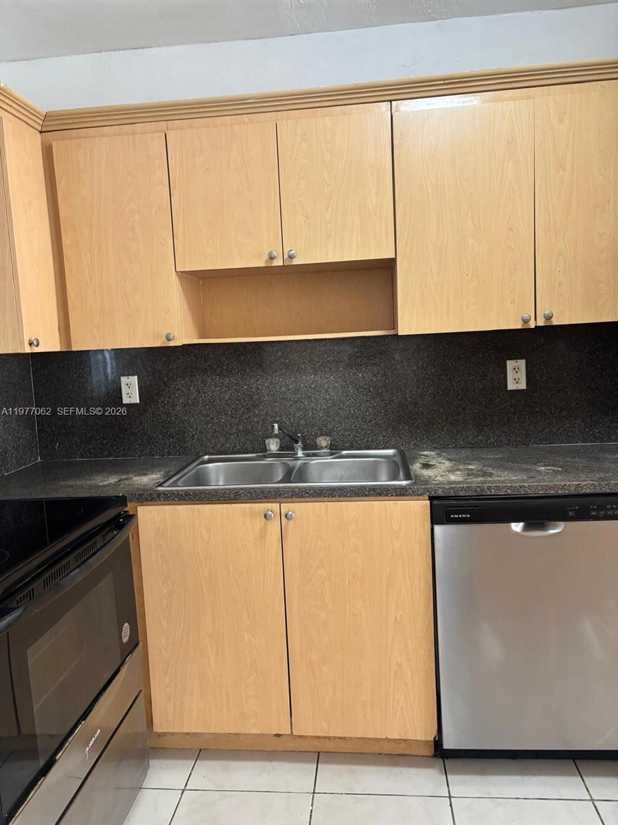 940 NE 170th St #120