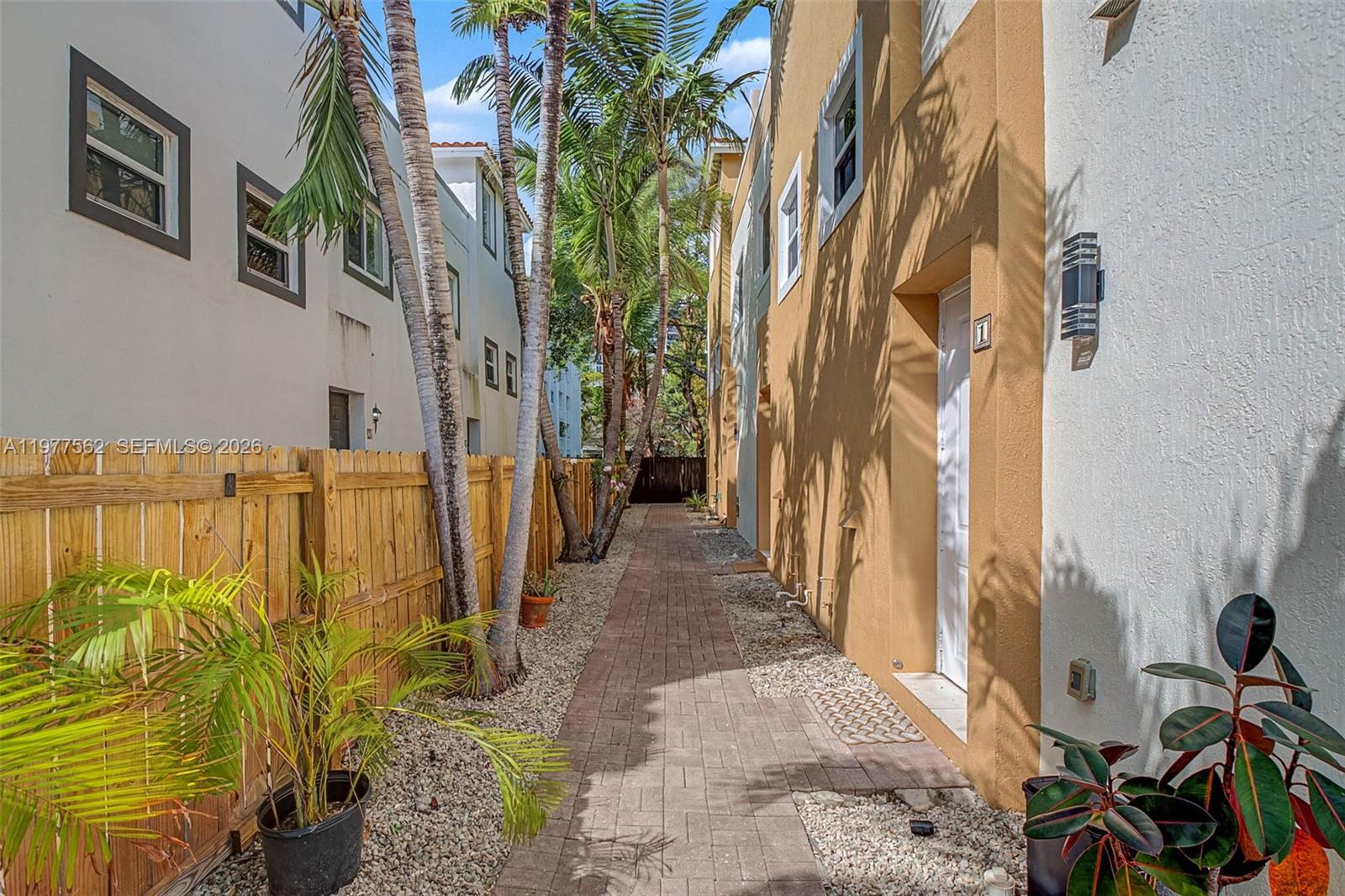 2945 Coconut Ave Miami, FL 33133