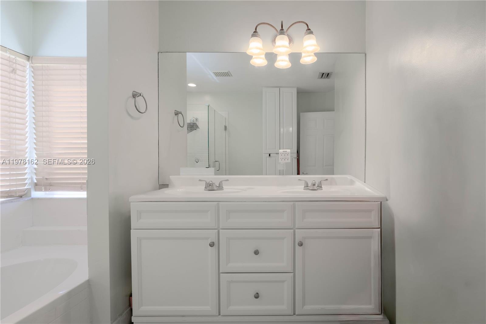 18438 NW 11th St Pembroke Pines, FL 33029