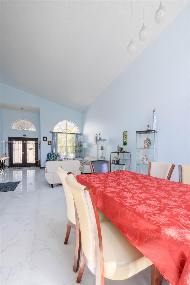 18438 NW 11th St Pembroke Pines, FL 33029