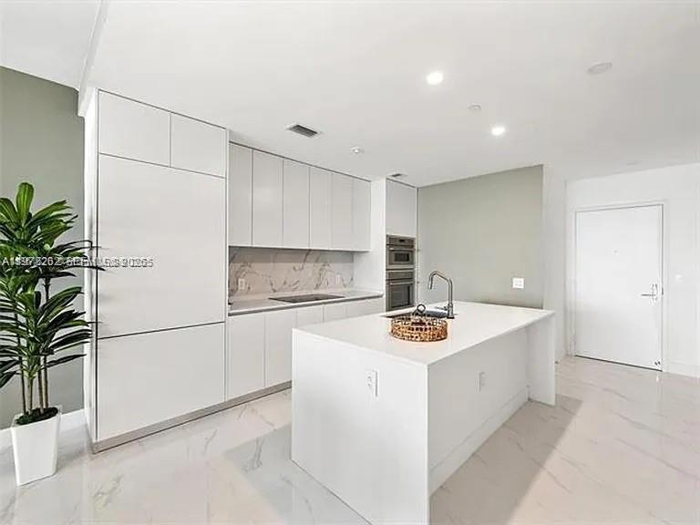 700 NE 24th St #606 Miami, FL 33137