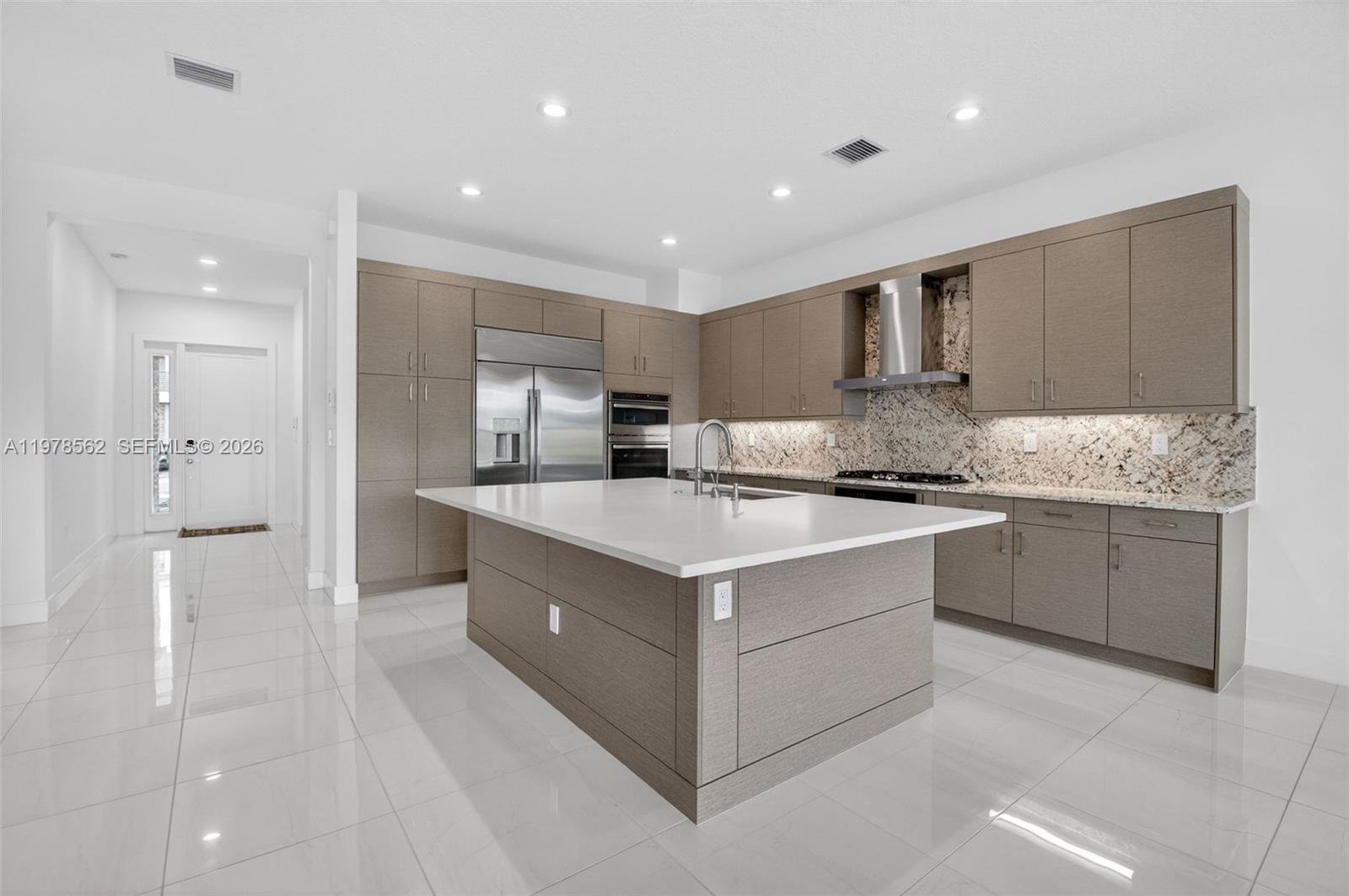 8629 Tower Brg Ct Boca Raton, FL 33496