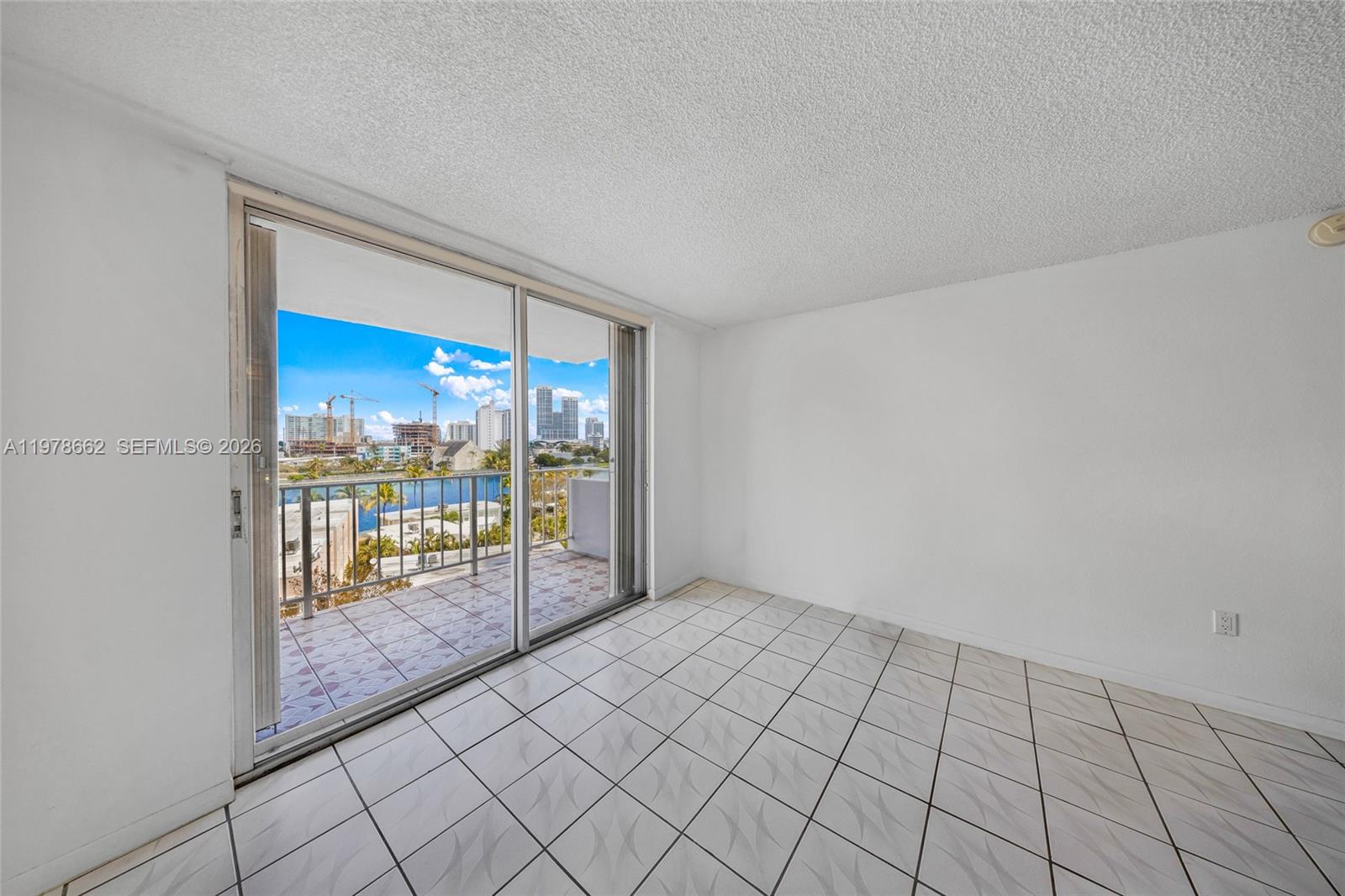 6900 Bay Dr #7E Miami Beach, FL 33141