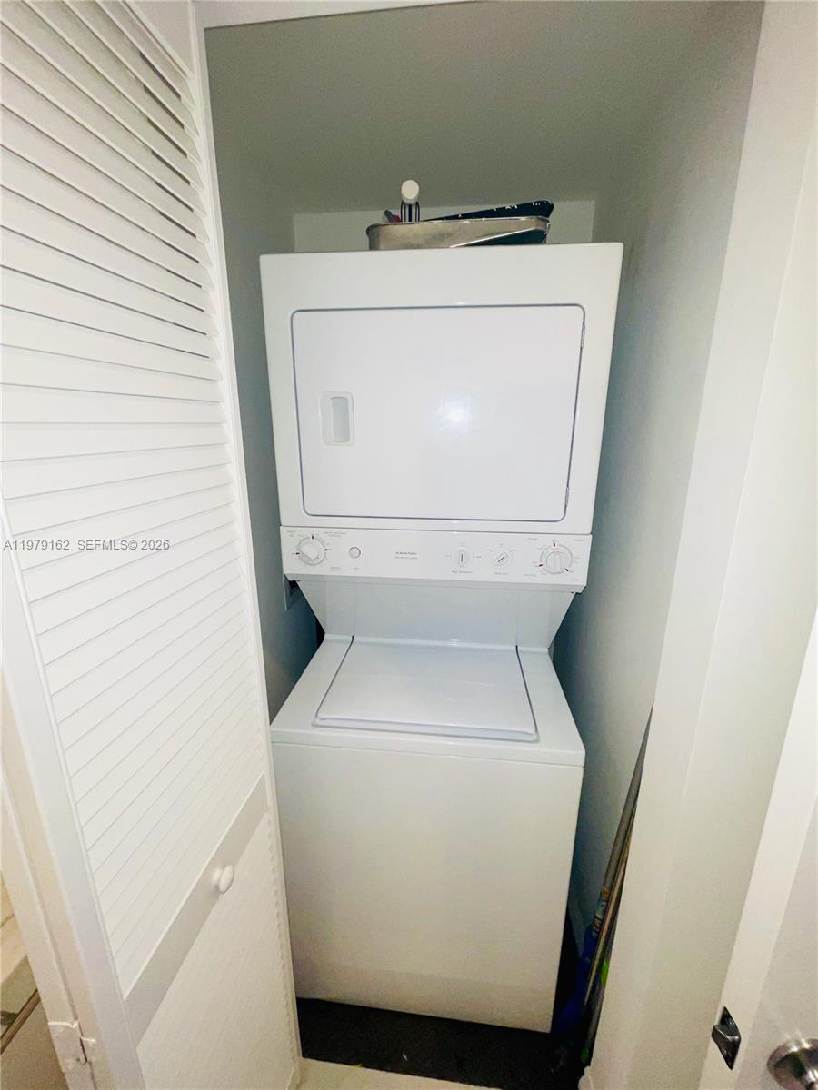 image The Plaza on Brickell West24