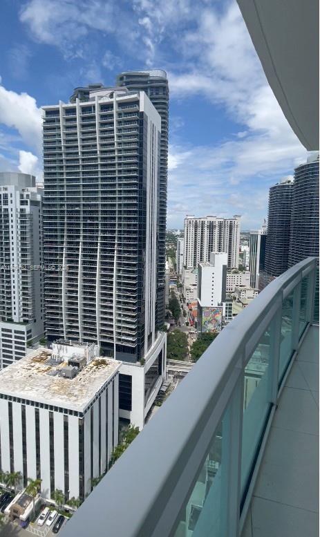 image The Plaza on Brickell West32