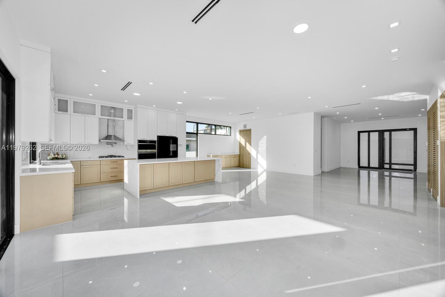 472 S Royal Poinciana Blvd Miami Springs, FL 33166