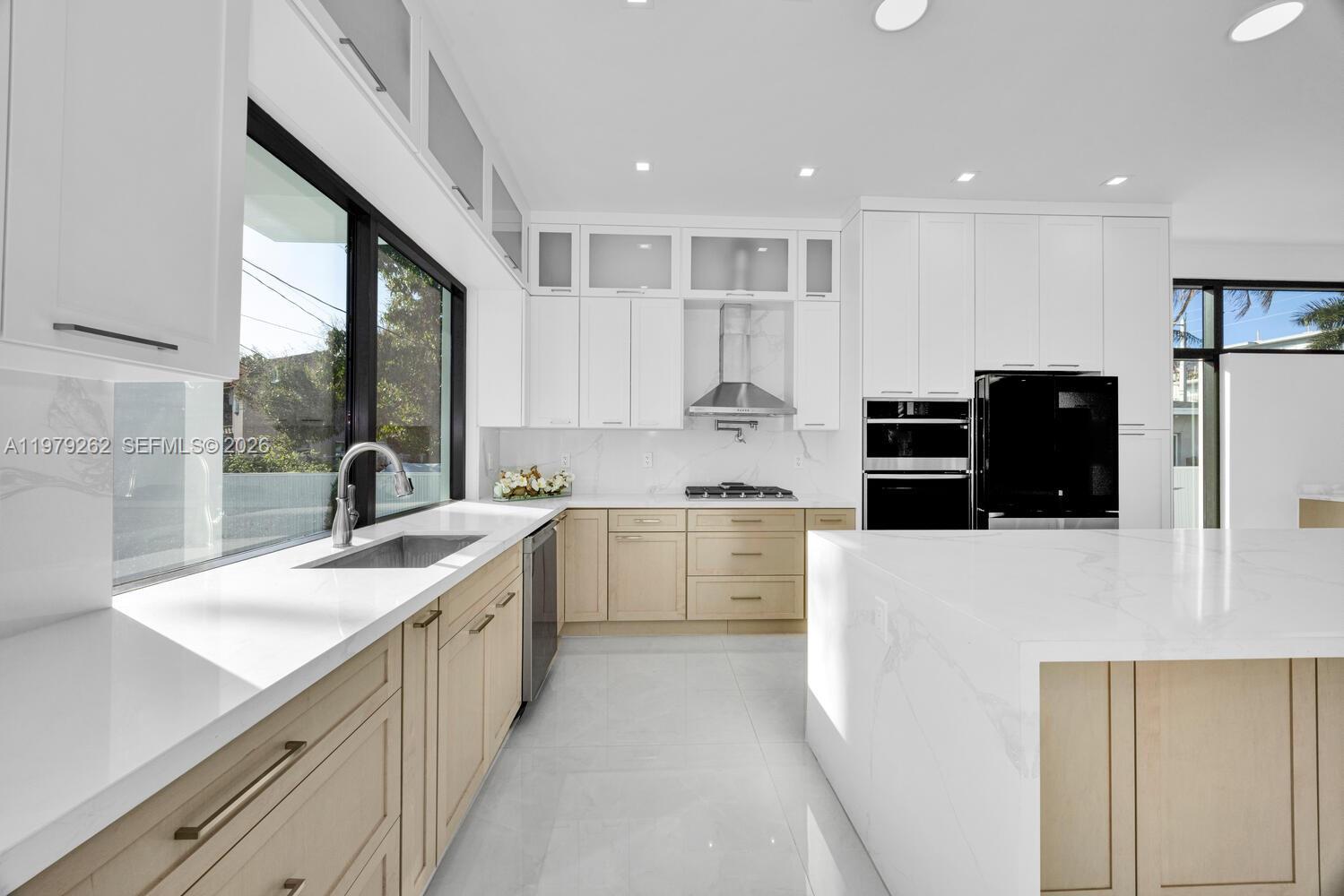 472 S Royal Poinciana Blvd Miami Springs, FL 33166