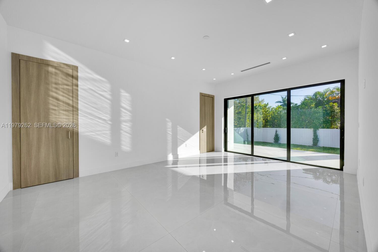 472 S Royal Poinciana Blvd Miami Springs, FL 33166