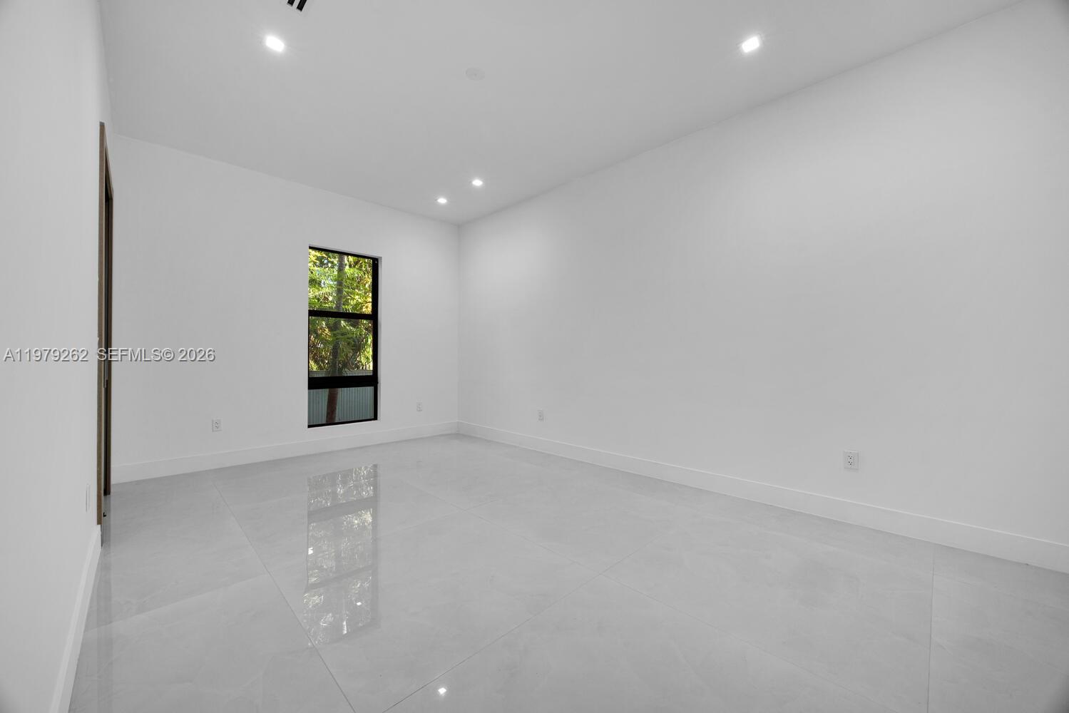 472 S Royal Poinciana Blvd Miami Springs, FL 33166