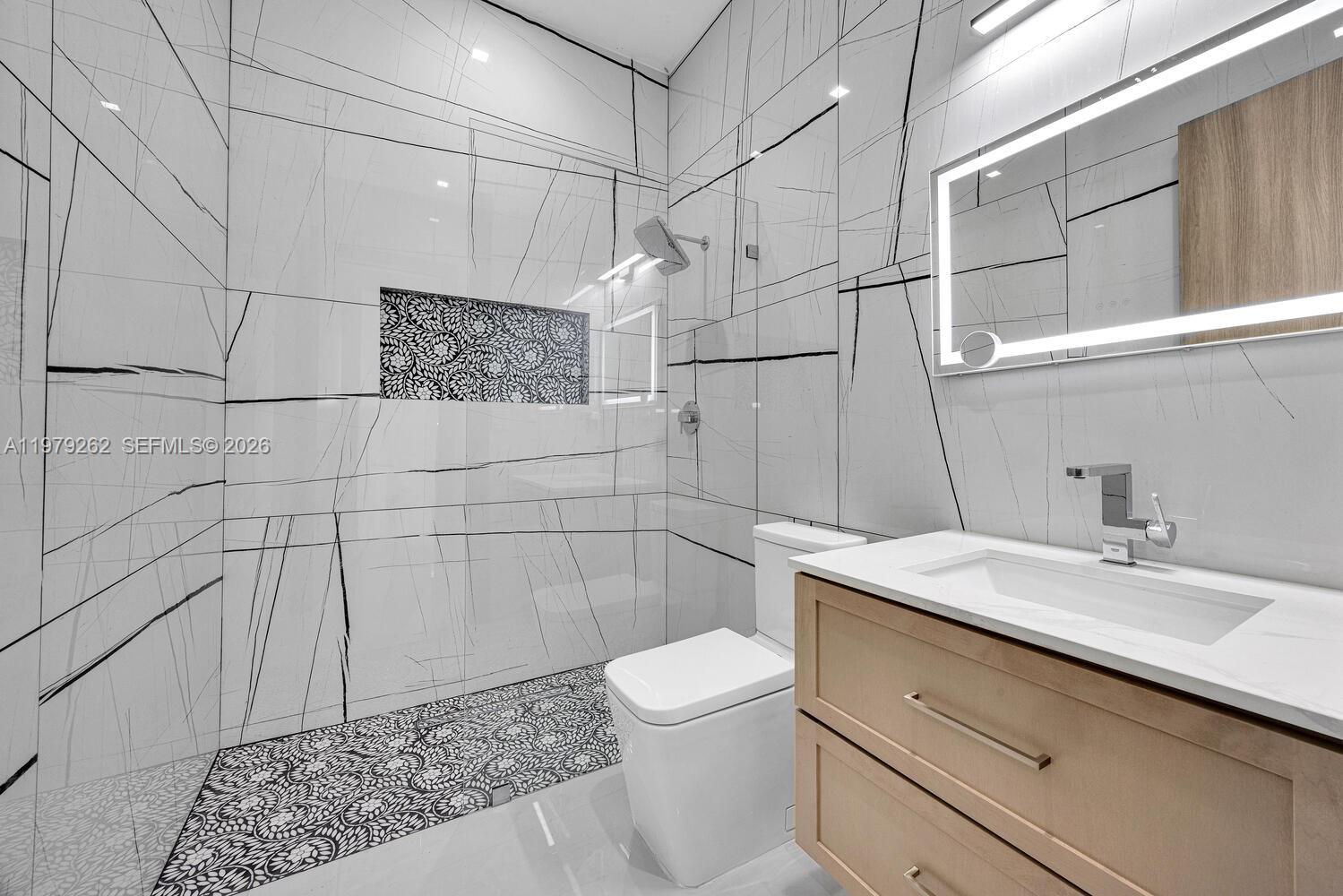 472 S Royal Poinciana Blvd Miami Springs, FL 33166