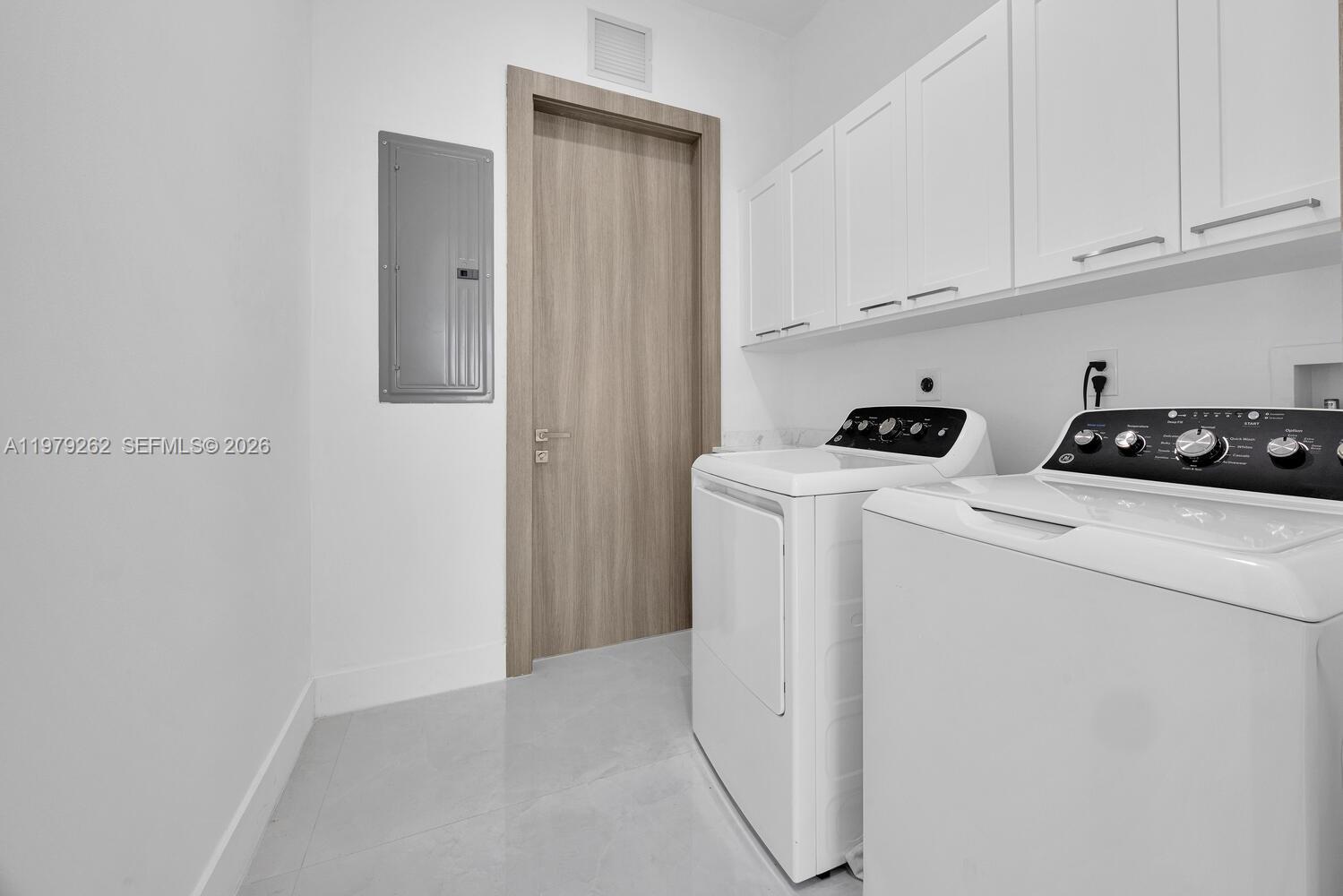 472 S Royal Poinciana Blvd Miami Springs, FL 33166