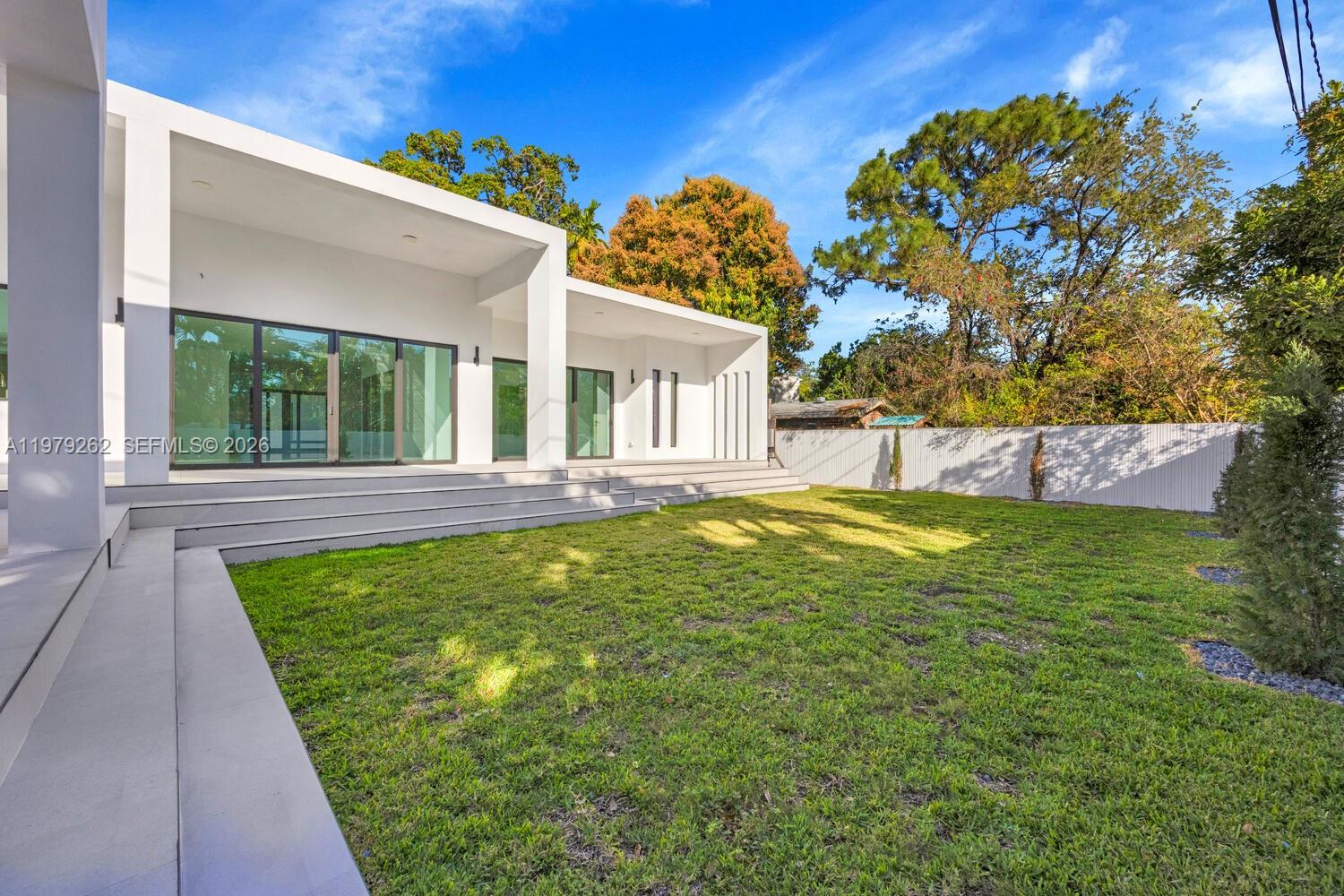 472 S Royal Poinciana Blvd Miami Springs, FL 33166