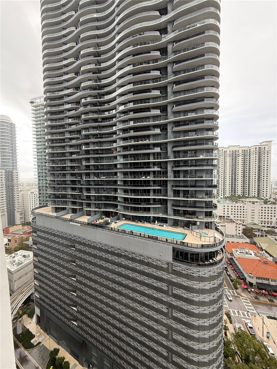 image 1010 Brickell3