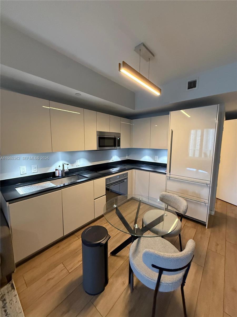 image 1010 Brickell7