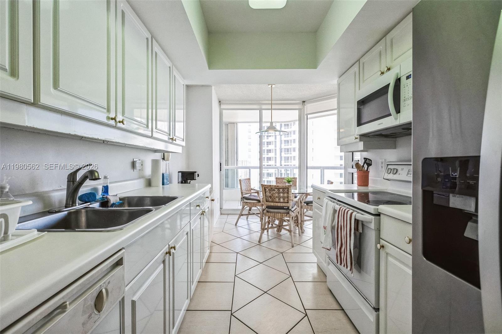 21205 Yacht Clb Dr #1802 Aventura, FL 33180