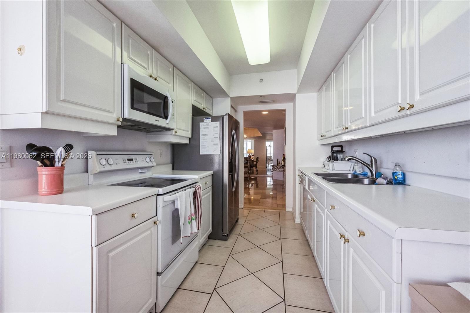 21205 Yacht Clb Dr #1802 Aventura, FL 33180