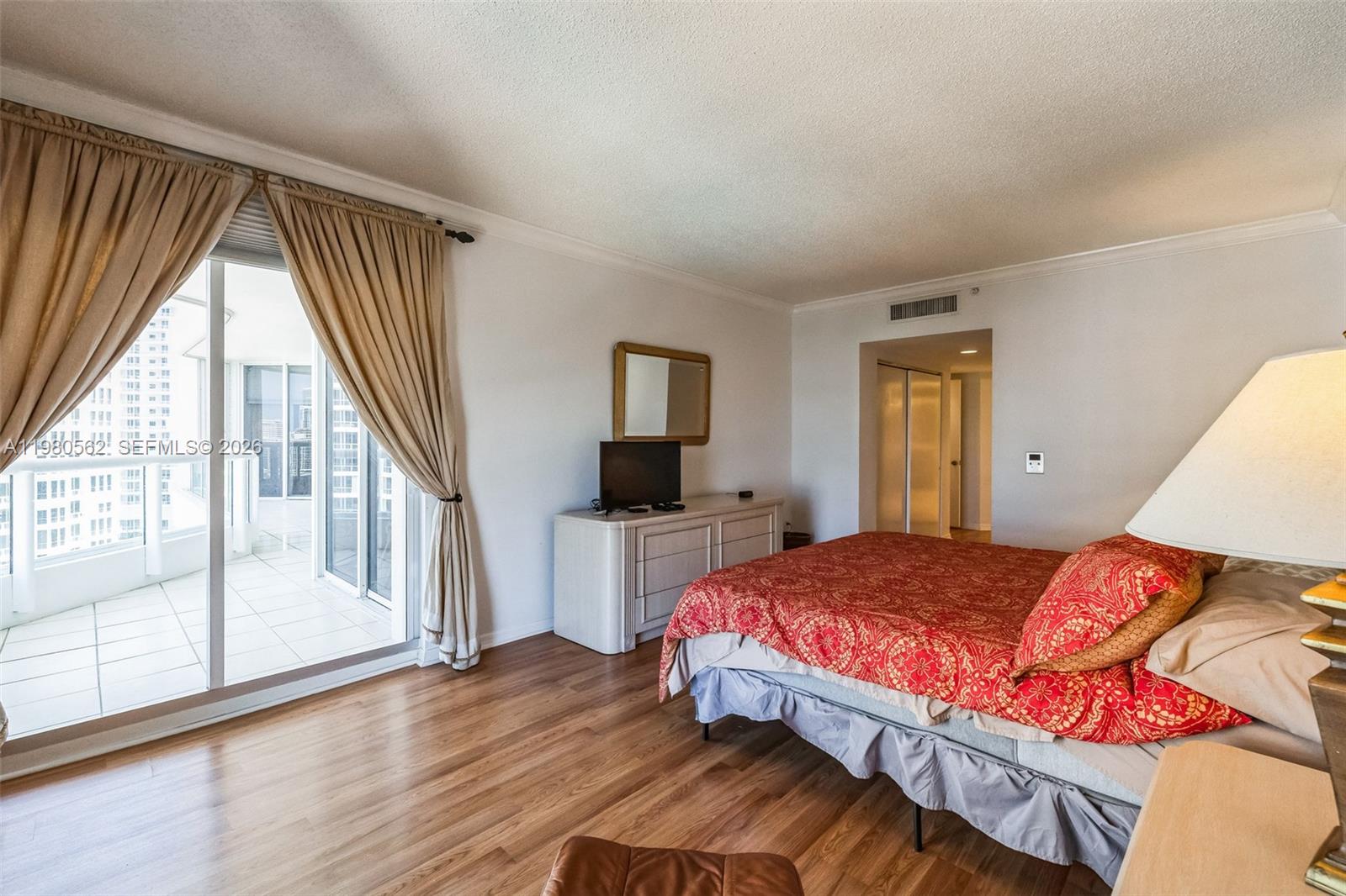 21205 Yacht Clb Dr #1802 Aventura, FL 33180