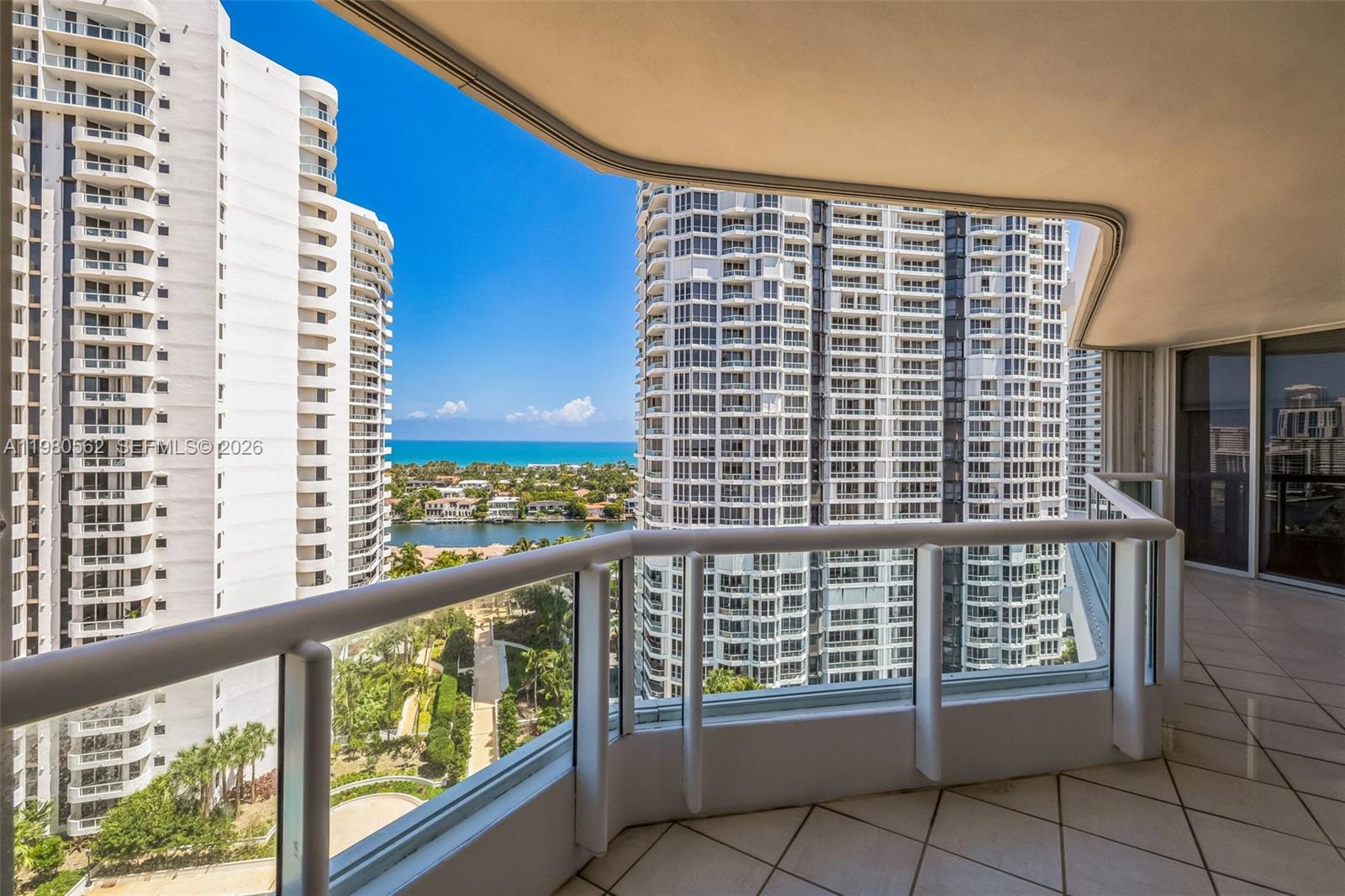 21205 Yacht Clb Dr #1802 Aventura, FL 33180