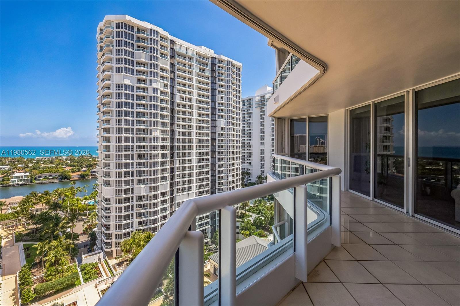 21205 Yacht Clb Dr #1802 Aventura, FL 33180