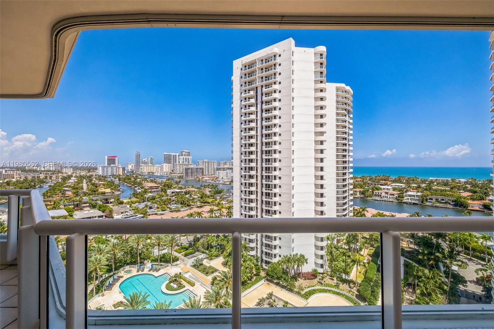 21205 Yacht Clb Dr #1802 Aventura, FL 33180