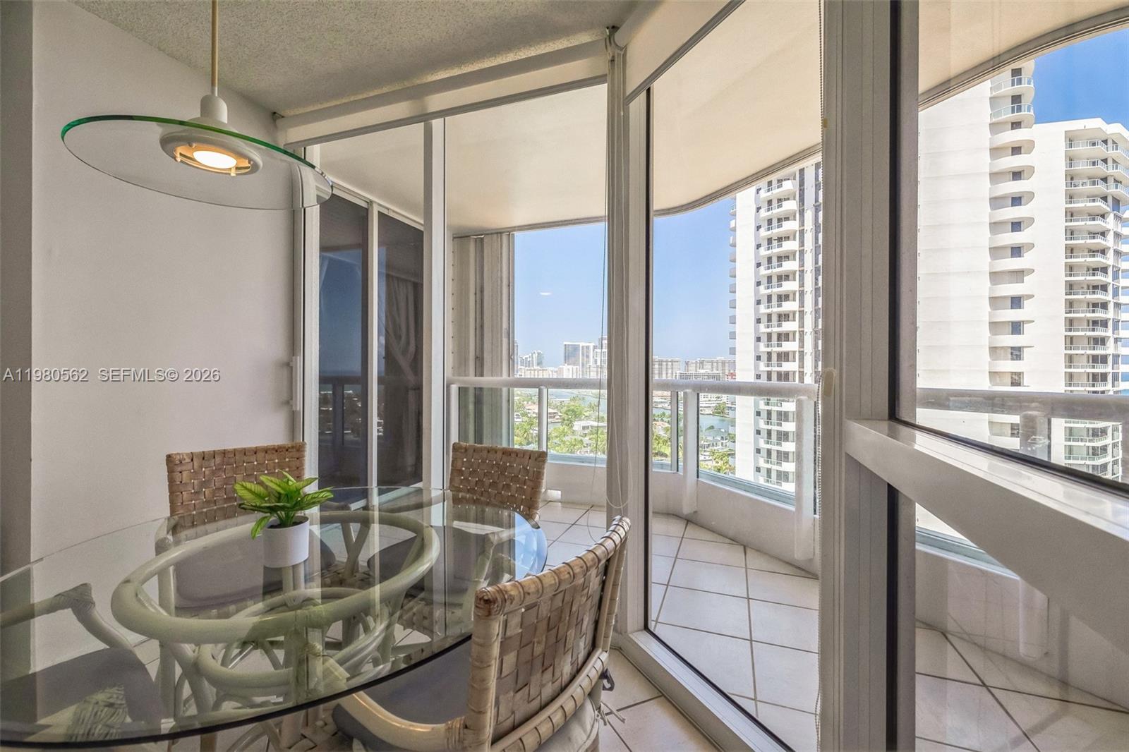 21205 Yacht Clb Dr #1802 Aventura, FL 33180