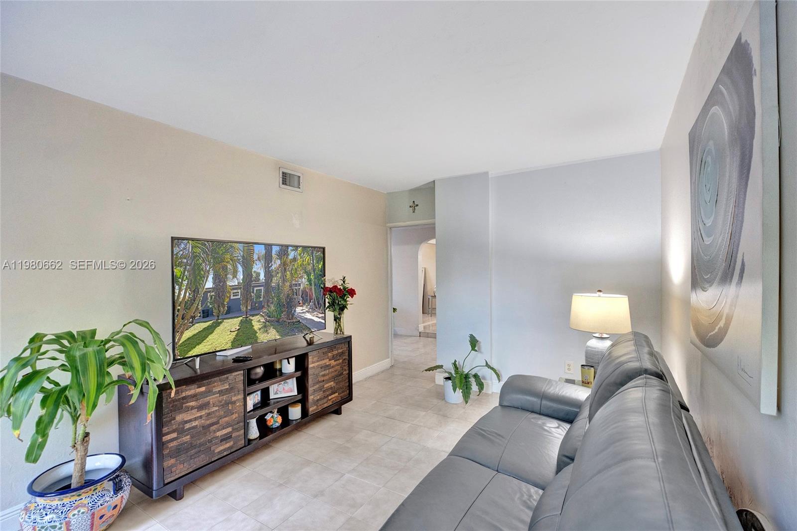 2258 SW 15th St Miami, FL 33145