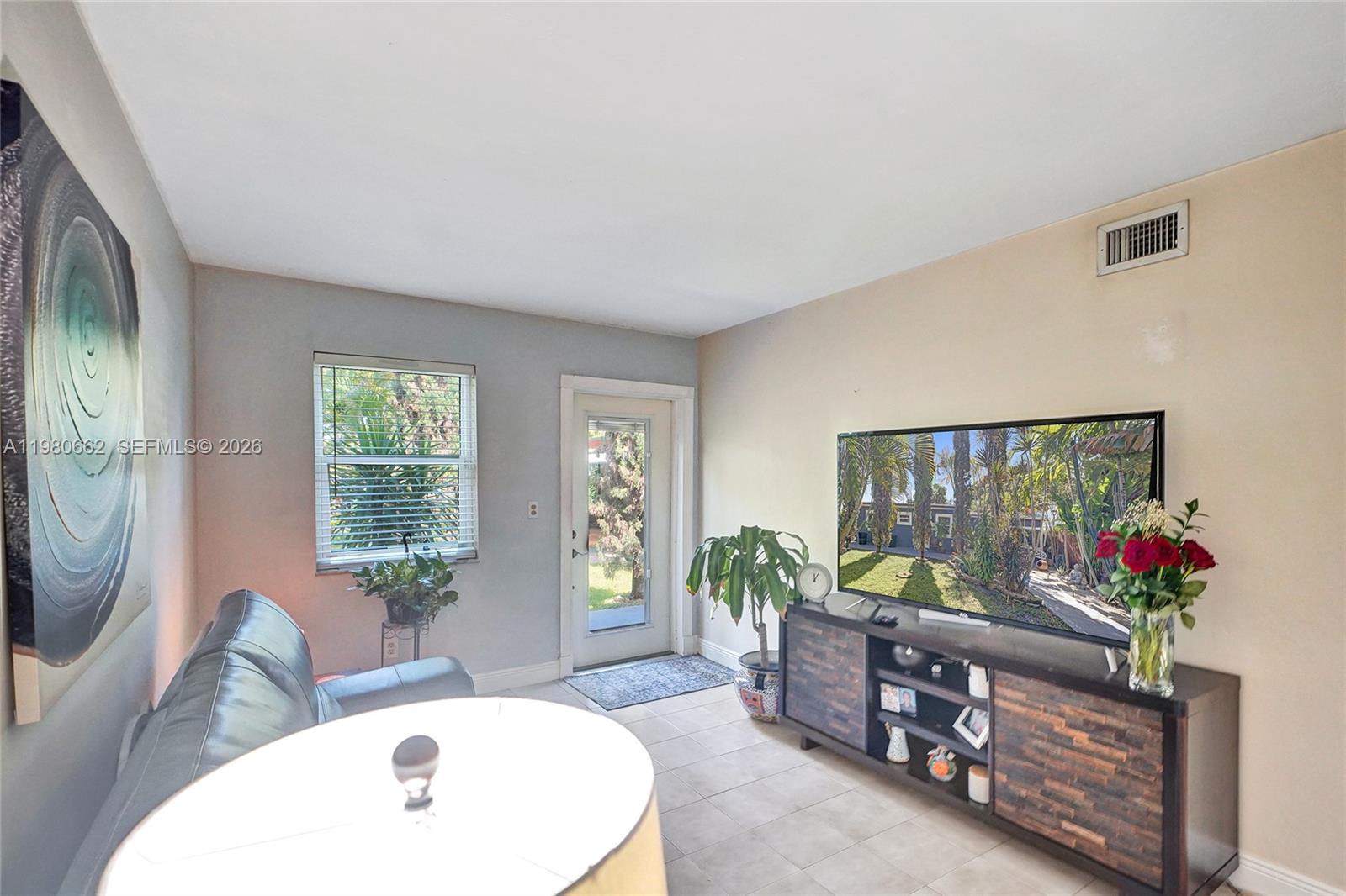 2258 SW 15th St Miami, FL 33145