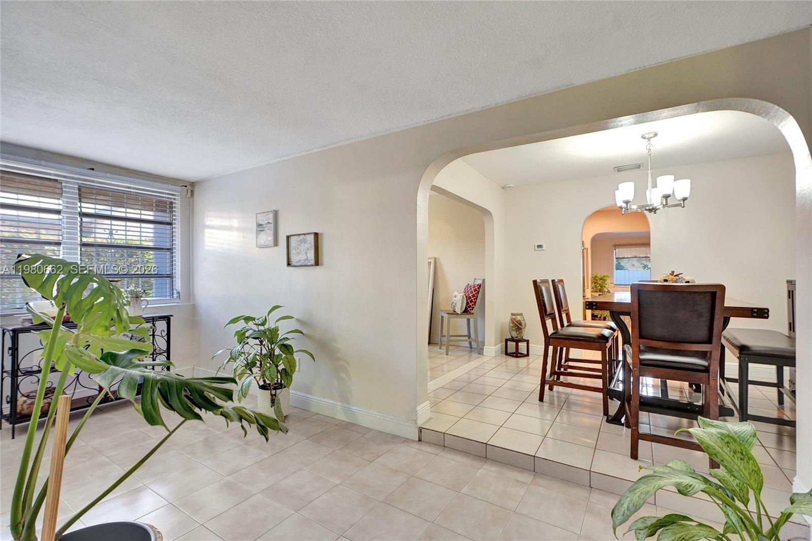 2258 SW 15th St Miami, FL 33145