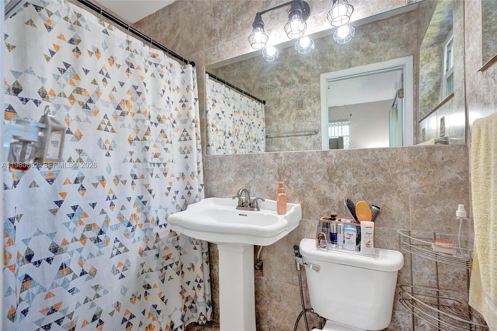 2258 SW 15th St Miami, FL 33145