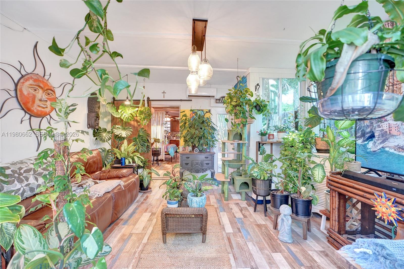 2258 SW 15th St Miami, FL 33145