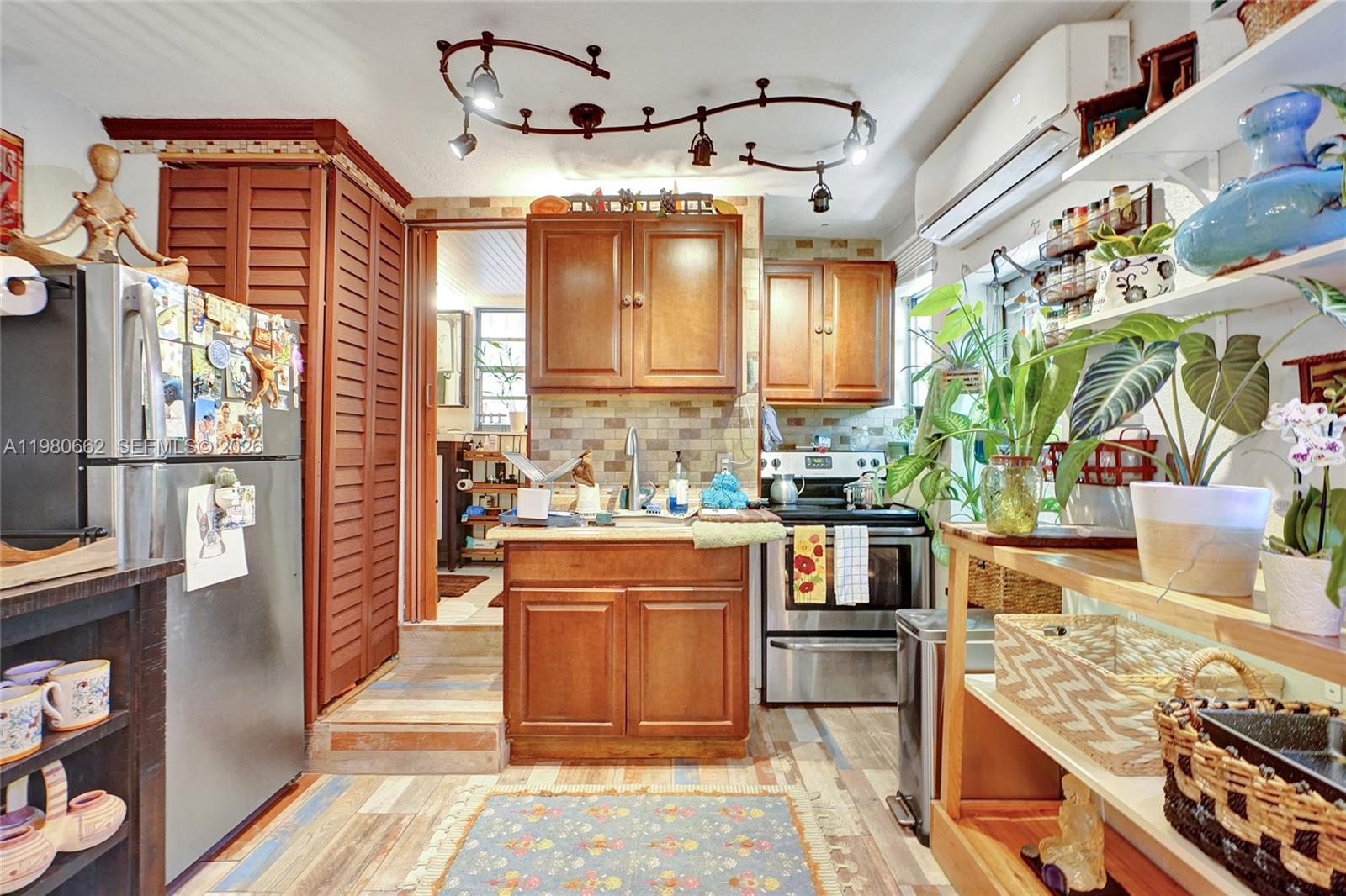 2258 SW 15th St Miami, FL 33145