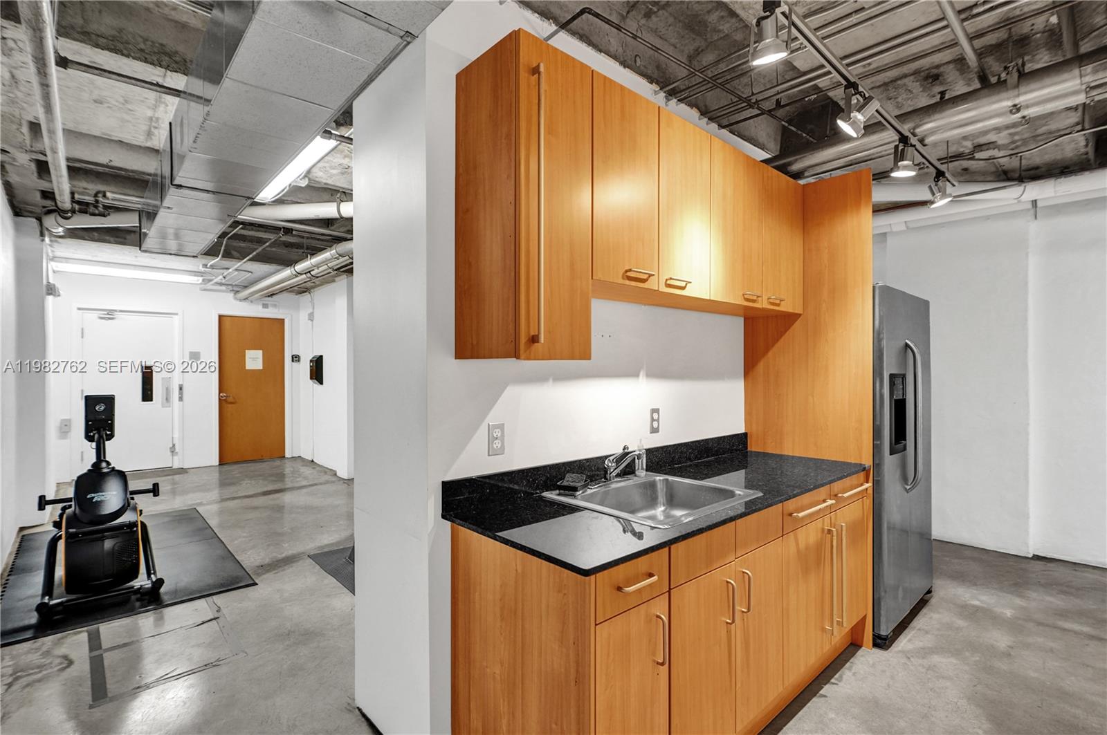 8101 Biscayne Blvd #R-513 Miami, FL 33138