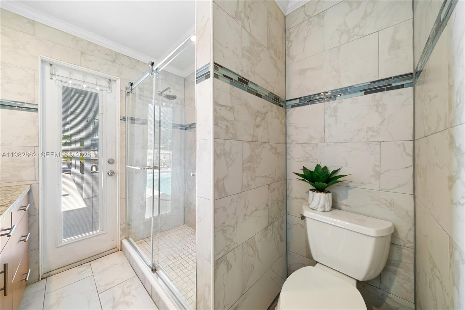 1040 SW 66th Ave Pembroke Pines, FL 33023