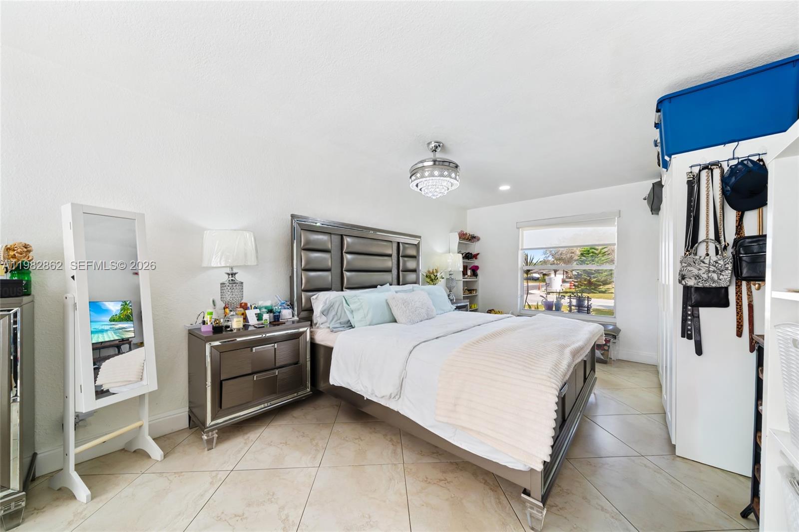 1040 SW 66th Ave Pembroke Pines, FL 33023