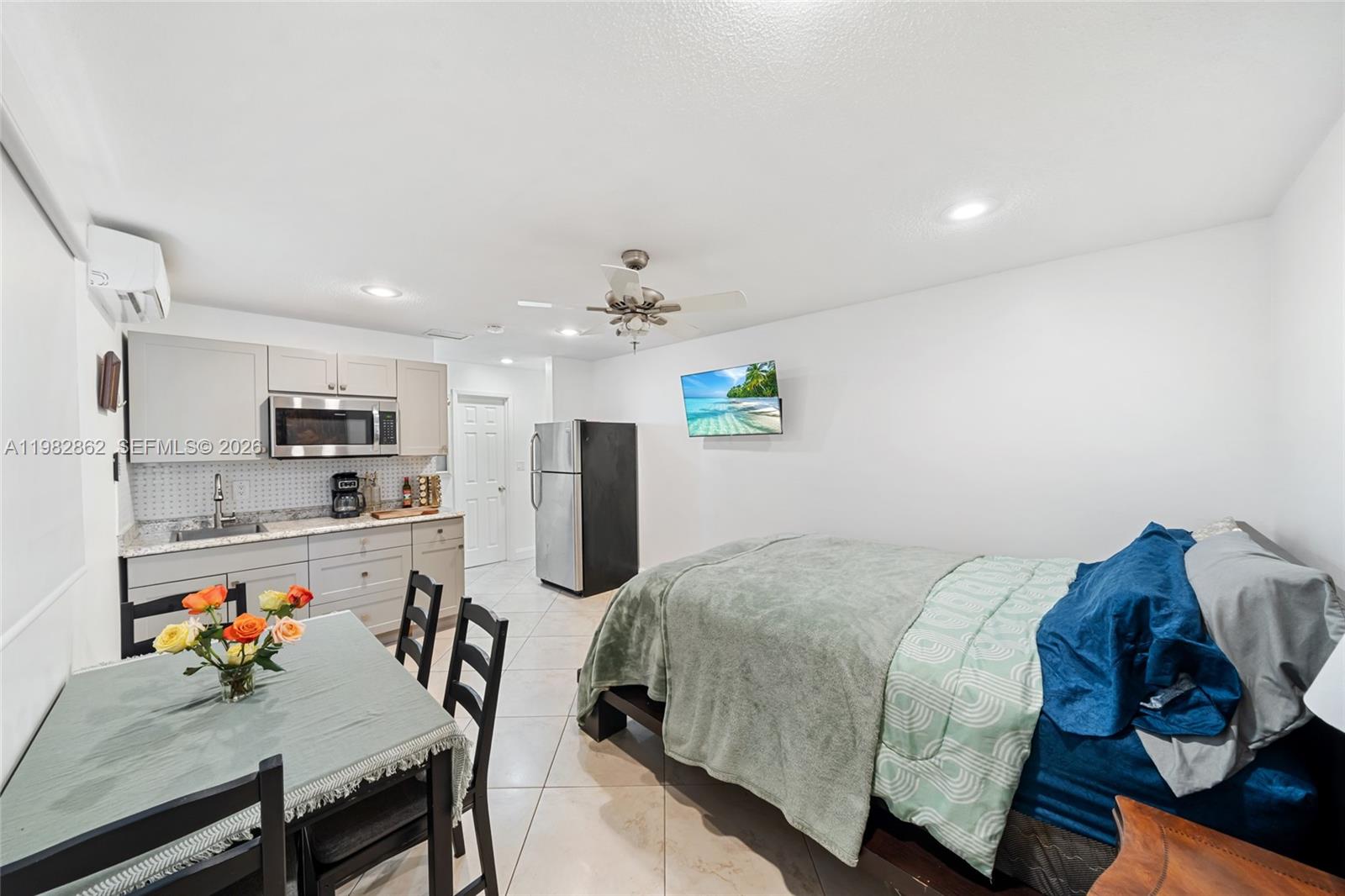 1040 SW 66th Ave Pembroke Pines, FL 33023