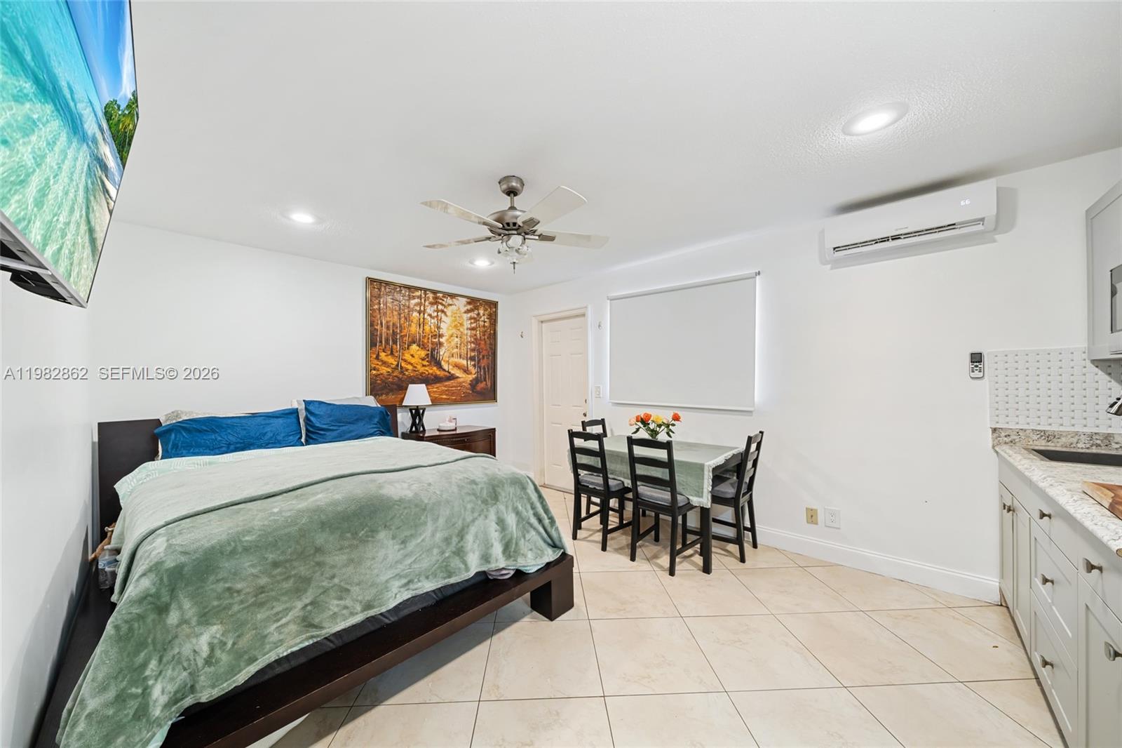 1040 SW 66th Ave Pembroke Pines, FL 33023