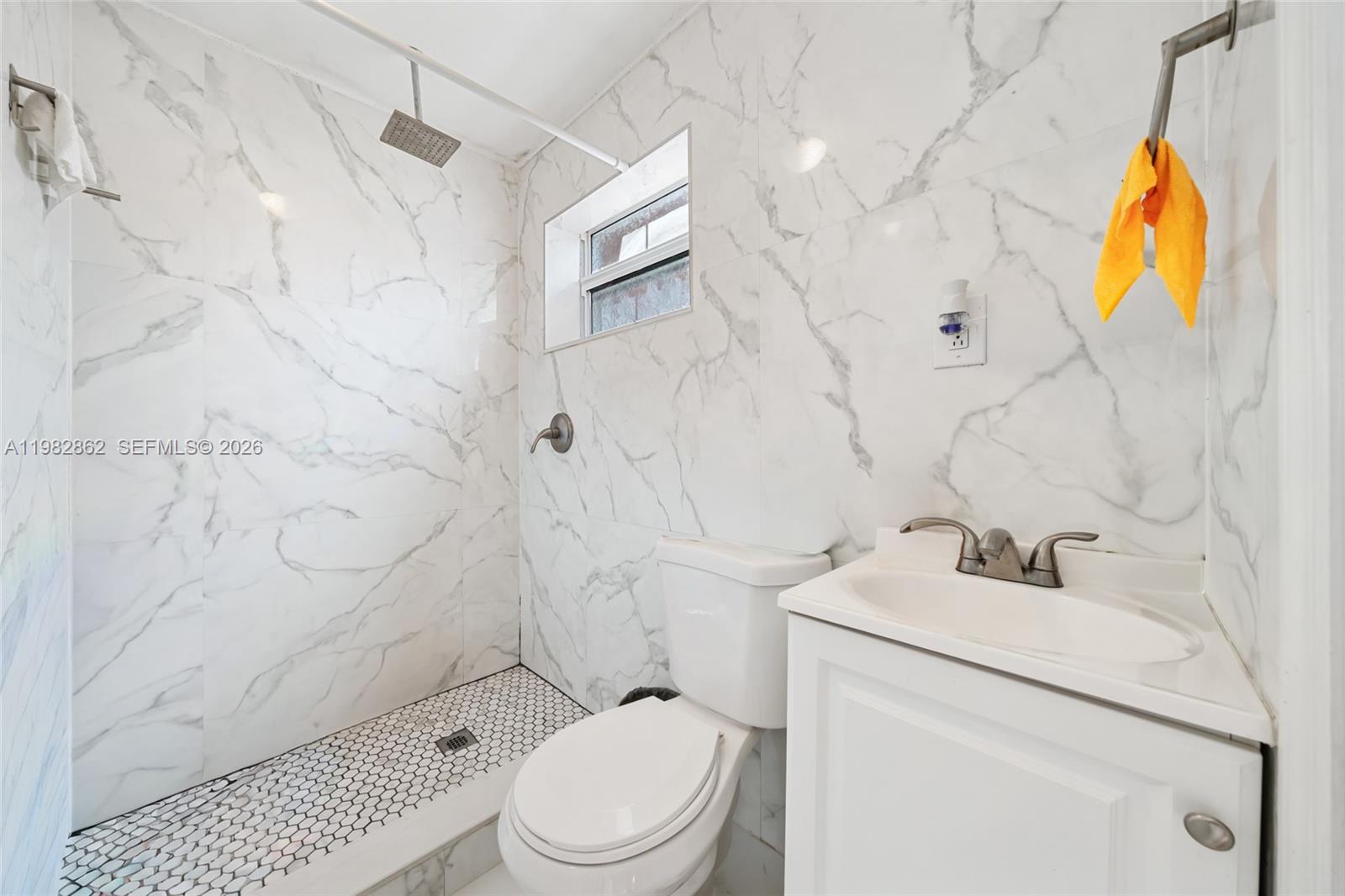 1040 SW 66th Ave Pembroke Pines, FL 33023