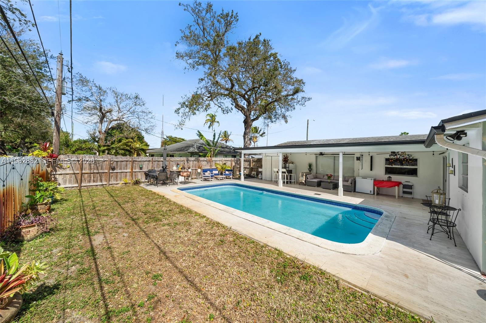 1040 SW 66th Ave Pembroke Pines, FL 33023