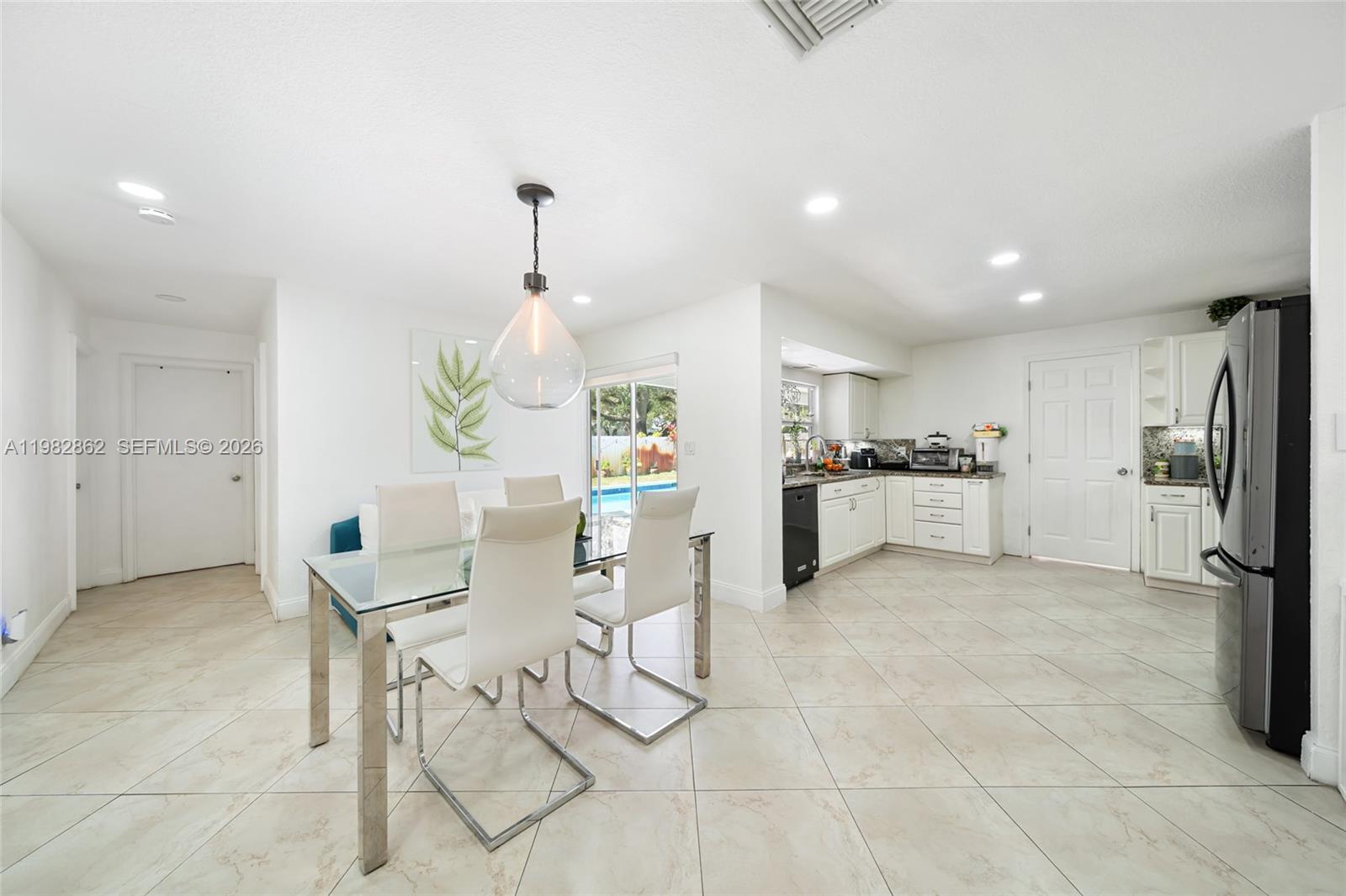 1040 SW 66th Ave Pembroke Pines, FL 33023