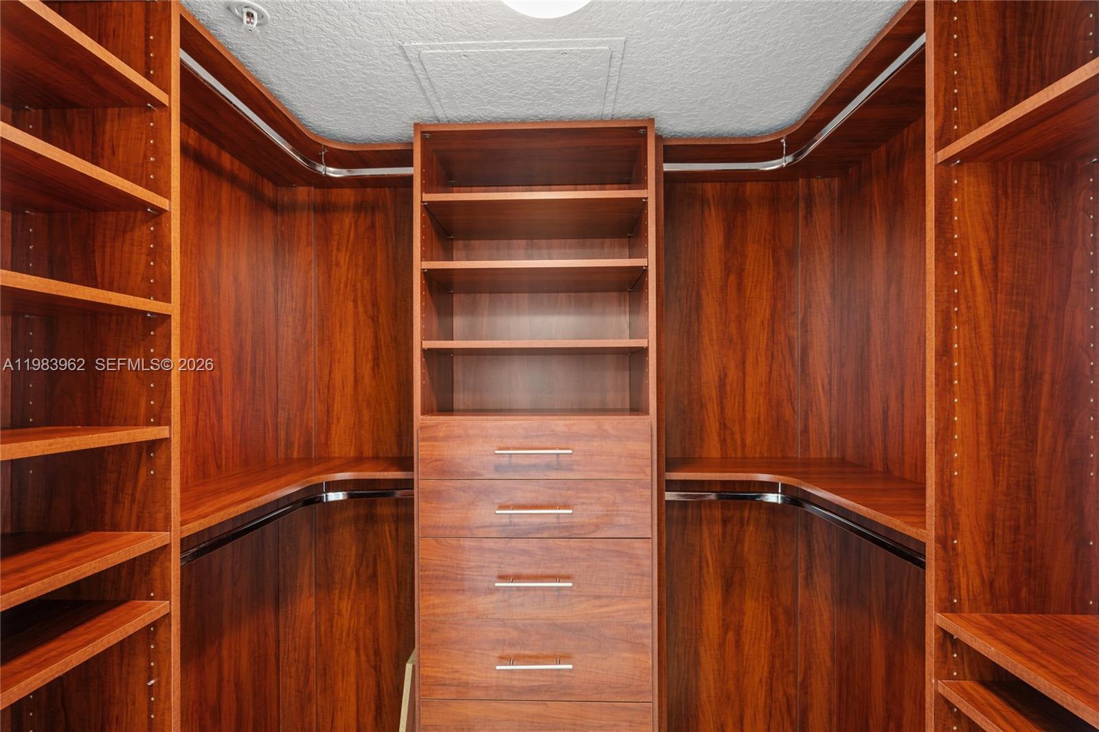 1800 N Bayshore Dr #1208 Miami, FL 33132