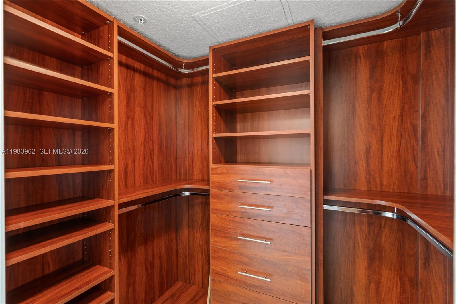 1800 N Bayshore Dr #1208 Miami, FL 33132