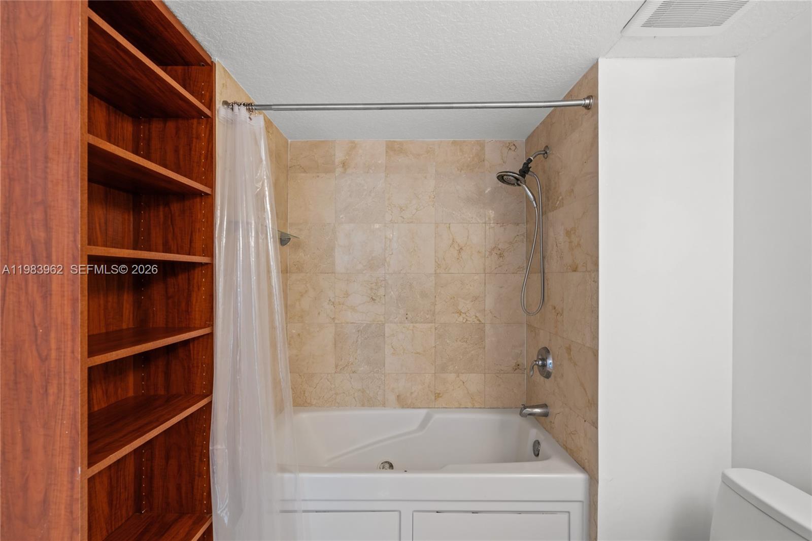 1800 N Bayshore Dr #1208 Miami, FL 33132