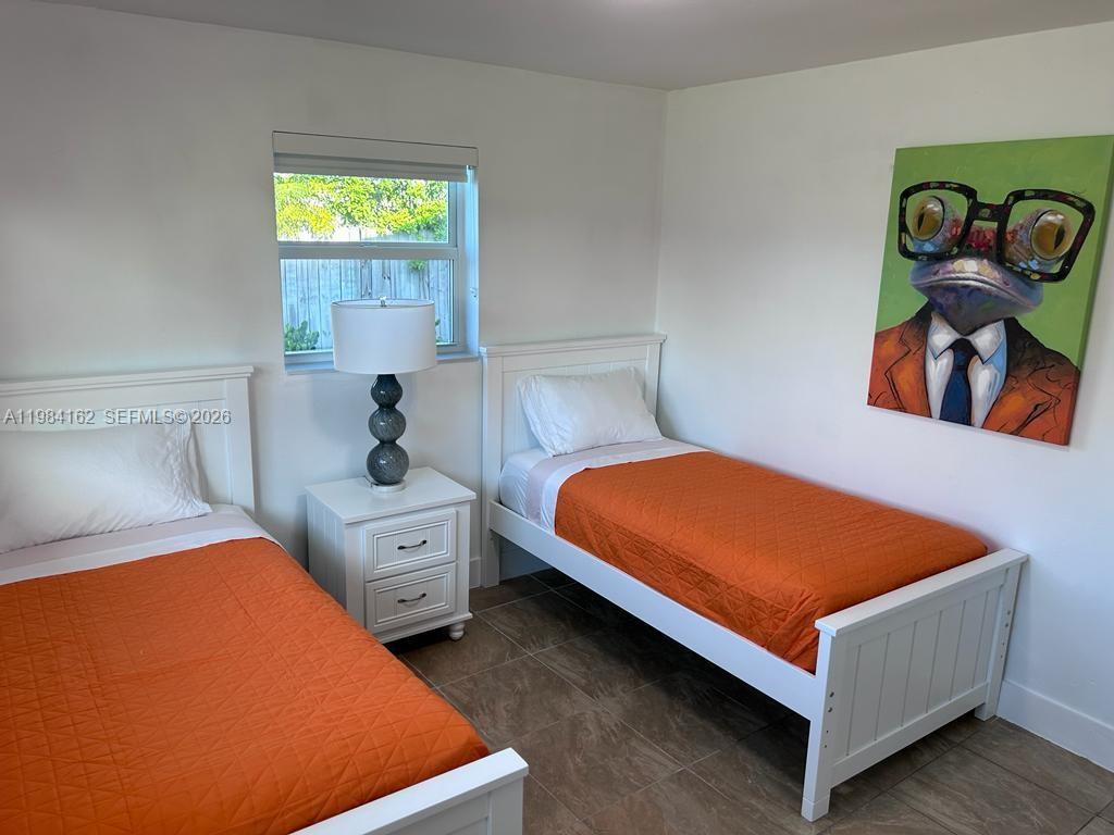 6900 SW 3rd St Pembroke Pines, FL 33023