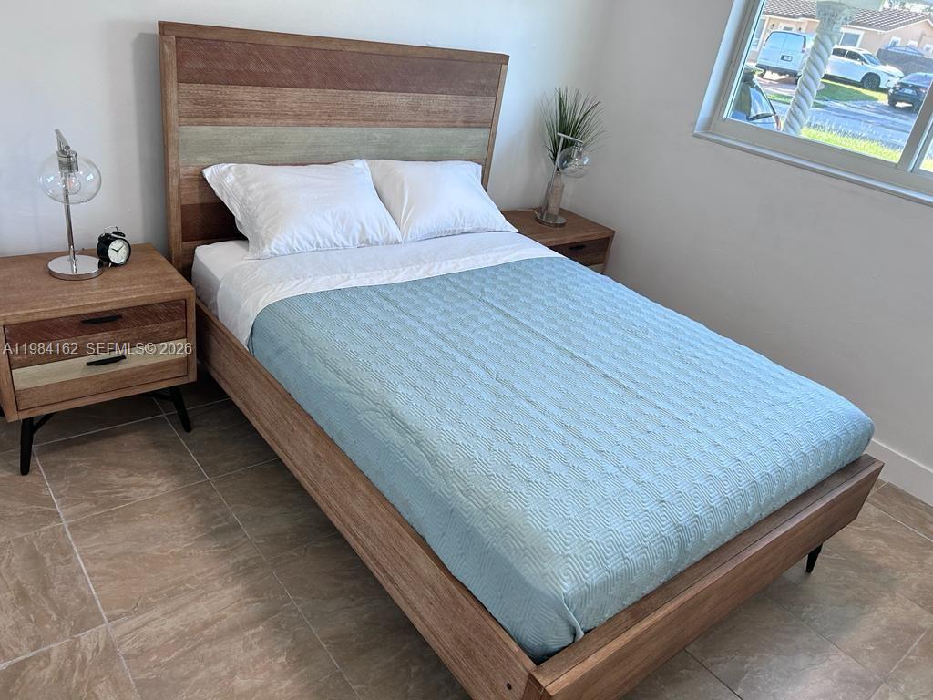 6900 SW 3rd St Pembroke Pines, FL 33023